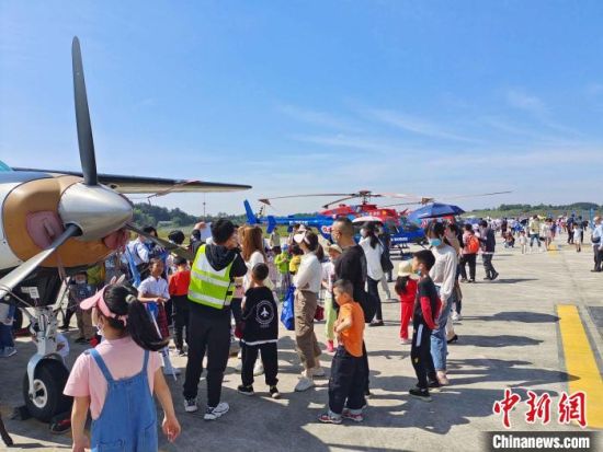 资料图，湖南成功举办首届湖南(国际)通用航空产业博览会。　民航湖南 供图