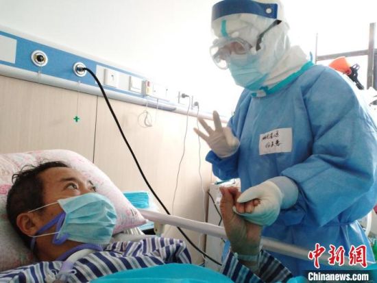徐芙蓉担任湖南医疗队重症医学科(湖南ICU)护士长。　受访者 供图