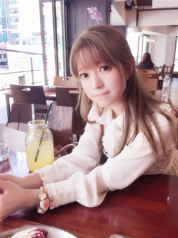 韩国第一美女 yurisa头上长花写真--湖南新闻