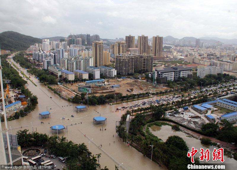 台风海燕袭海南 俯瞰三亚市区积水严重--湖南