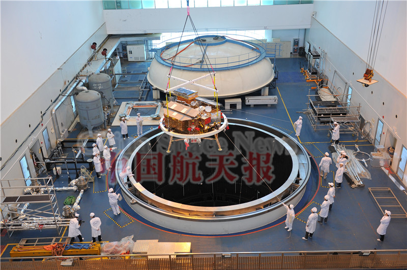嫦娥三号12月上旬发射 首辆月球车定名玉兔号
