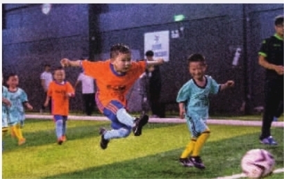 长沙幼儿园和社区足球场地缺失 踢球幼儿不到