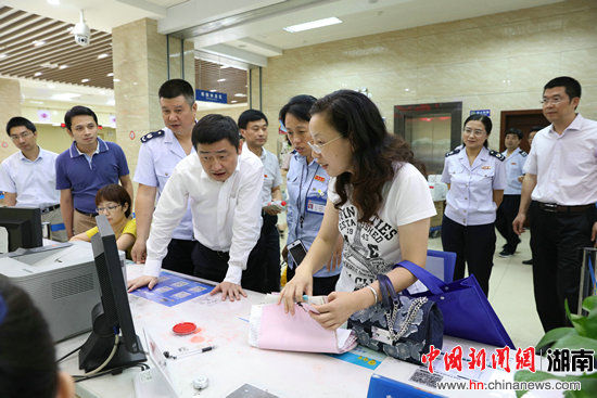 湖南省国税局建立局领导蹲点办税服务厅常态化