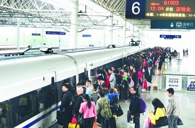 湖南清明节三天小长假乘高铁出行人数持续倍增