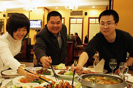 长沙试客族 男子一年吃遍70家餐馆不花钱 - 湘