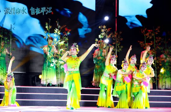 湖南春季乡村文化旅游节开幕 八方游客畅游“自在平江”